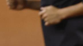 Gabriel Moreno dándole la vuelta al cuadro en el segundo juego de la Serie Mundial.