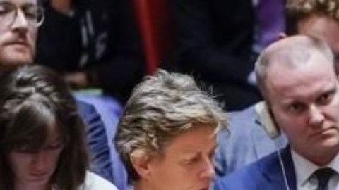 Linda Thomas-Greenfield (dcha.) es la embajadora de EE.UU. en Naciones Unidas. Barbara Woodward es la representante británica.
