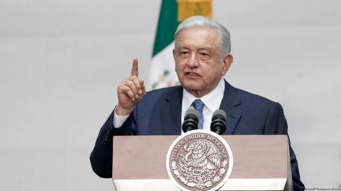 AMLO espera extradición de exdiplomático detenido en Israel
