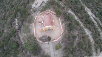 La excavación, que se llevó a cabo entre julio y agosto de este año, ha permitido "a los arqueólogos afirmar que sí existió un teocalli en la cima del cerro San Miguel.