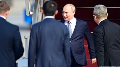 El presidente de Rusia, Vladimir Putin, llega a China