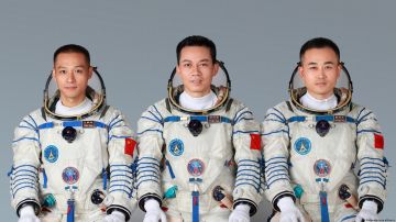 China envía al espacio a su tripulación más joven