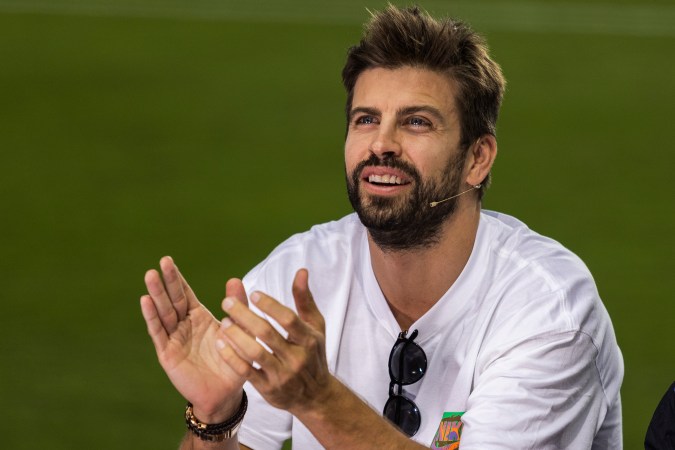 Gerard Piqué sufrió una aparatosa caída en la presentación de la Kings League.