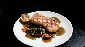 Plato de salmón, un referencia de The Virginia Inn