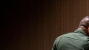 EE.UU. busca disuadir los cruces de indocumentados con una nueva sección de valla fronteriza.