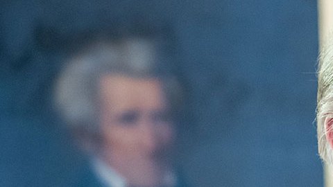 Jueza prohíbe a Trump hacer declaraciones contra fiscales y testigos sobre las elecciones de 2020