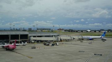 Aterriza en Florida el primer vuelo fletado por el gobernador DeSantis con evacuados de Israel