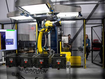 Amazon apuesta por un nuevo sistema robótico e Inteligencia Artificial en almacenes para agilizar envíos