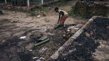 Niños hallan bomba mientras jugaban, la llevan a casa y explota; reportan 15 muertos en el Congo