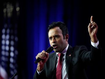 Vivek Ramaswamy quiere deportar a todos los indocumentados.