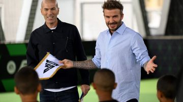 Los históricos Zinedine Zidane y David Beckham.