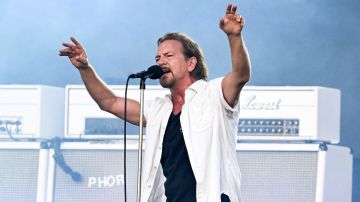 Eddie Vedder invitado de lujo en concierto de The Killers