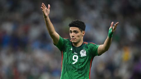 Raúl Jiménez con la selección mexicana durante el Mundial de Qatar 2022.