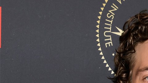 La española Rosalía y el actor Jeremy Allen White cenaron en un restaurante en Los Ángeles.