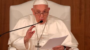 Escándalo en el Vaticano: Papa Francisco echó a obispo en Polonia tras organizar orgía gay