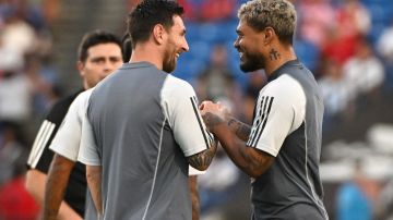 Josef Martínez compartiendo con Lionel Messi durante una sesión de entrenamiento del Inter Miami.