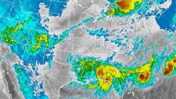 Norma se intensifica y ya es huracán en Pacífico mexicano; amenaza con lluvias en oeste del país