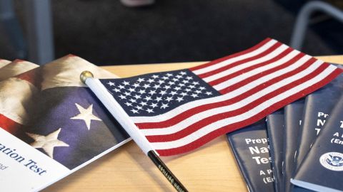 USCIS busca mejorar los procesos de trámites migratorios.