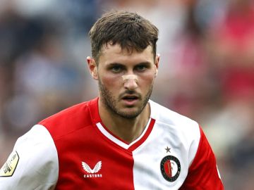 Santiago Giménez, delantero del Feyenoord.