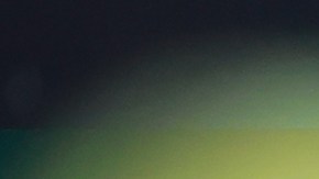 Julián Quiñones con los colres del América.