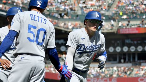 Los Dodgers abrirán la serie en el Estadio Chavez Ravine.