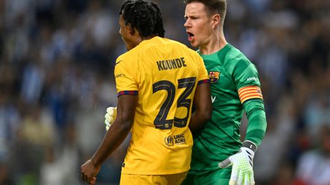 Ter Stegen y Jules Koundé fueron figuras del FC Barcelona en la victoria ante el Porto.