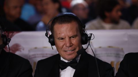 Julio César Chávez durante la cartelera de Canelo Álvarez vs. Jermell Charlo del 31 de septiembre de 2023.