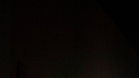 Un cohete disparado desde la Franja de Gaza impactó en un edificio el 7 de octubre de 2023 en Tel Aviv, Israel.