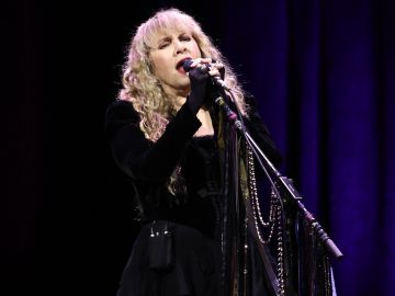 Barbie lanza muñeca en honor a Stevie Nicks