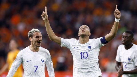 Mbappé en la celebración del gol.