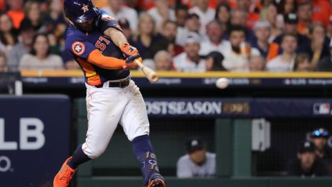 José Altuve acumula 24 cuadrangulares en los playoffs.