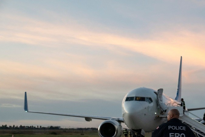 Vuelos de deportación a Venezuela continuarán pese al levantamiento de sanciones