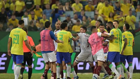 Los ánimos se caldearon al finalizar el partido.