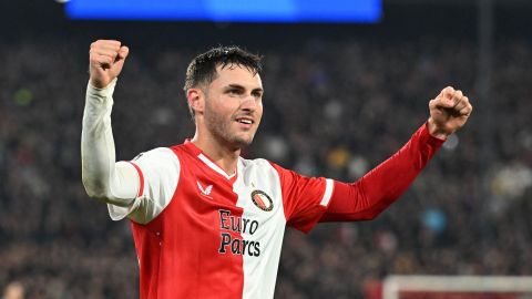 Santiago Giménez en su estreno goleador con el Feyenoord en Champions League 23/24.