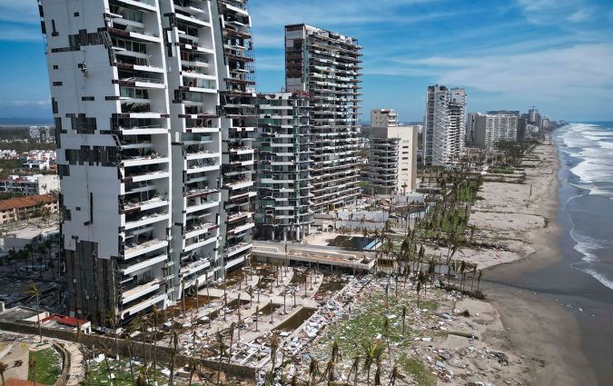 México eleva a 39 los muertos por el paso del huracán Otis que arrasó con Acapulco