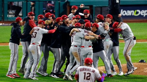 Los Diamondbacks celebran su pase a la Serie Mundial luego de 21 años.