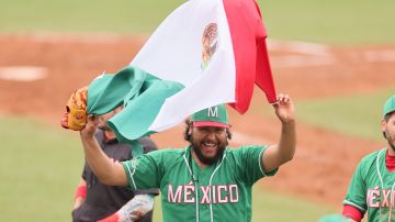 México celebra la medalla de bronce en los Panamericanos.