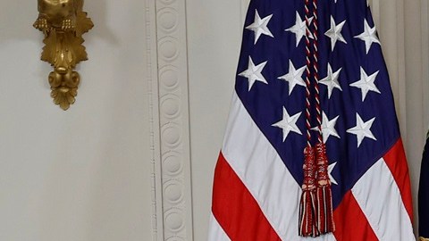 El presidente Joe Biden y la vicepresidenta Kamala Harris en la firma de la Orden Ejecutiva sobre Inteligencia Artificial.