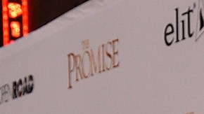 Kourtney decidió abrazar el humor y disfrazarse de su hermana Kim.