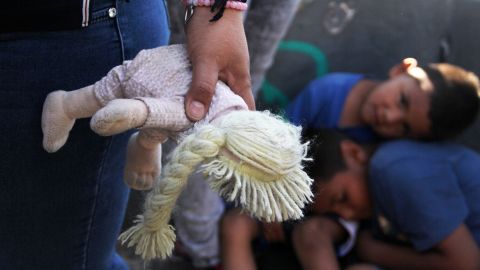 Miles de familias migrantes fueron separadas en la era de Trump.