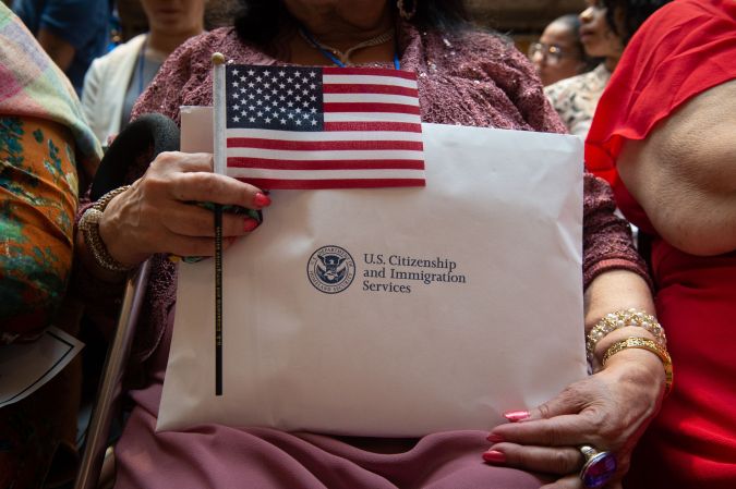 Lotería de green cards: cómo aplicar, cuáles son los requisitos y las fechas