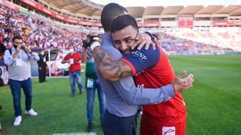 Alexis Vega y Jaime Lozano en un duelo de la Liga MX.