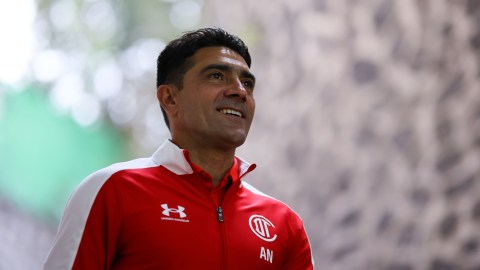 Sinha como parte del Toluca en México.