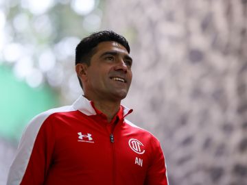 Sinha como parte del Toluca en México.