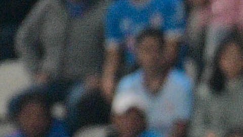 Ángel Sepúlveda, delantero de Cruz Azul, rematando de chilena en el partido contra Necaxa de la jornada 11 de la Liga MX