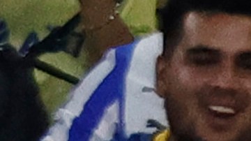 Jonathan Rodríguez celebra uno de sus dos goles para el Club América contra Monterrey.