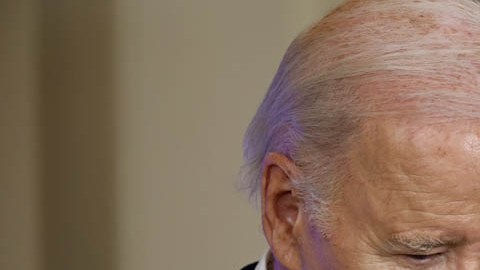 La popularidad de Joe Biden continúa disminuyendo