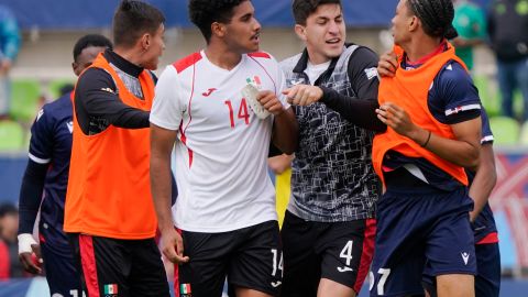 Mexicanos y dominicanos en conato de bronca durante un juego de fútbol en los Juegos Panamericanos.