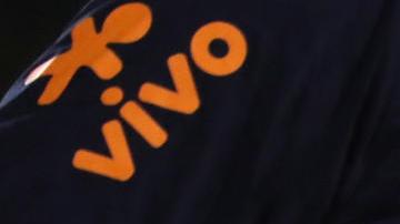 Neymar sale lesionado del juego entre Brasil y Uruguay.