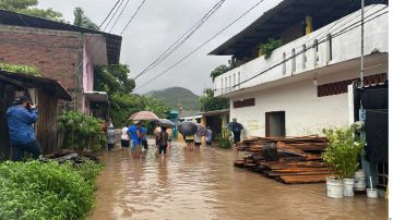 Ciclones Lidia y Max dejan en México inundaciones, desbordamientos y tres muertos